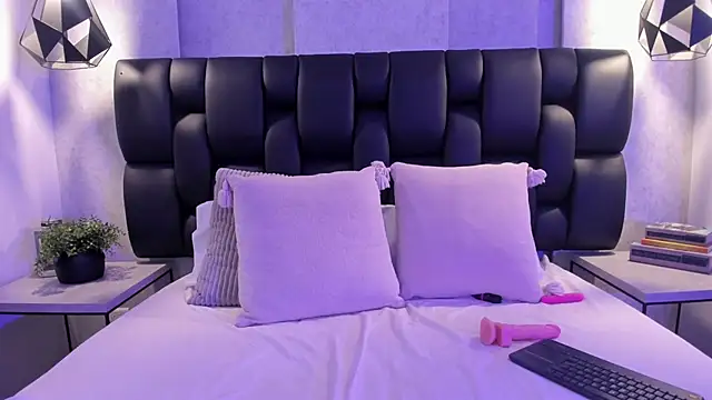 KylieCooperr_'s cam snapshot