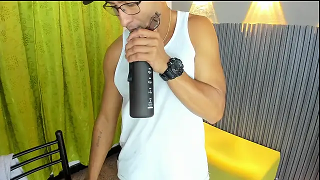 LARRY_VITO's cam snapshot