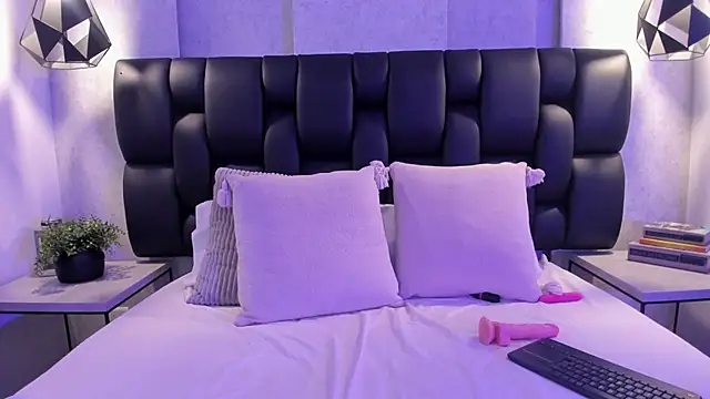 KylieCooperr_'s cam snapshot