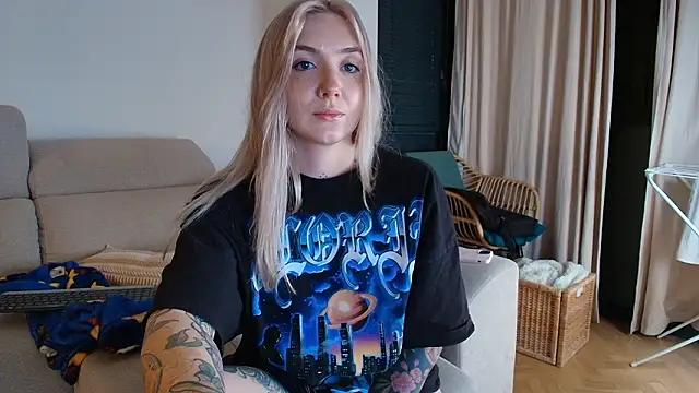 tattoobbgirl's cam snapshot