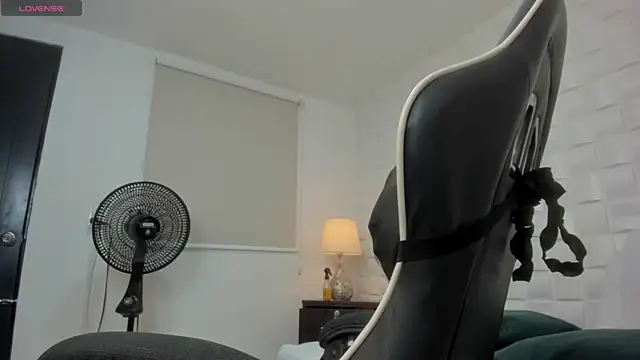 yulitza1025's cam snapshot