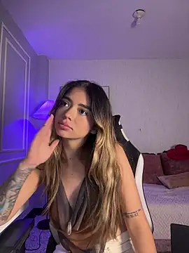 HoneyMollyX live sex cam