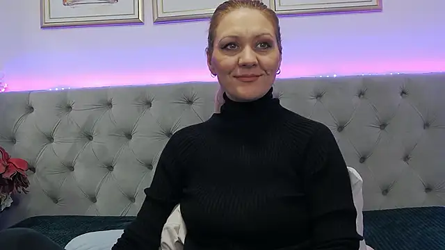 EllaMilf_'s cam snapshot