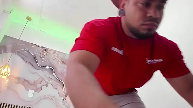 BrianMalonee live sex cam