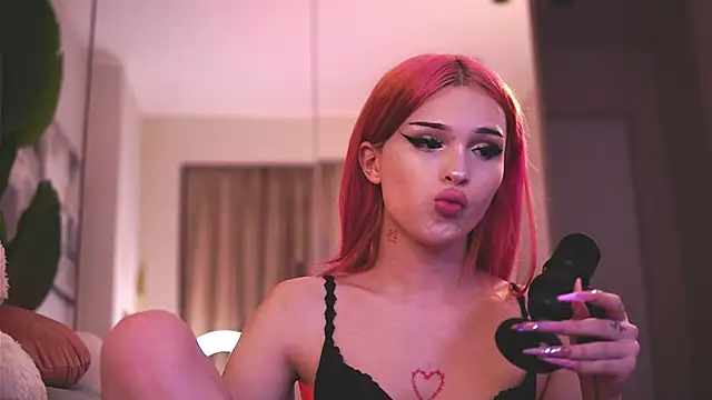 KatiaFinesse live sex cam