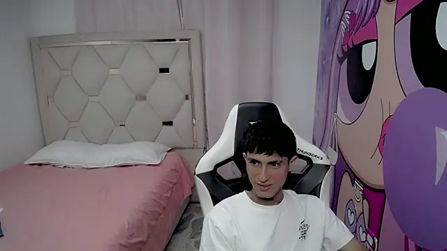 Akyra_latinn live sex cam