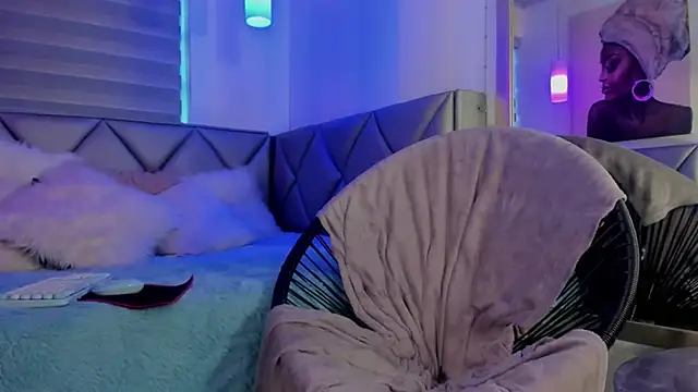 i_Carolinee live sex cam