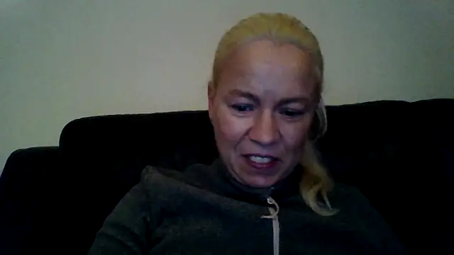 jennyblondeuk live sex cam