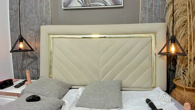 emma_evanss__'s cam snapshot