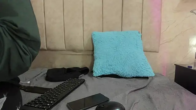 isa_melany's cam snapshot