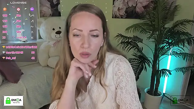 Queenymel's cam snapshot