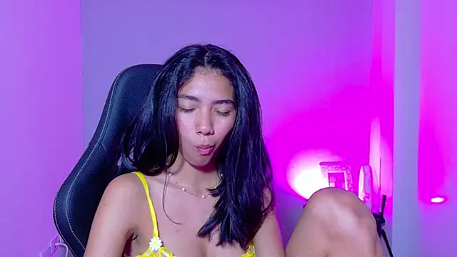 luna_roja25's cam snapshot