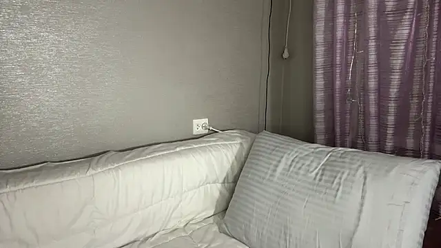 Freya_land's cam snapshot