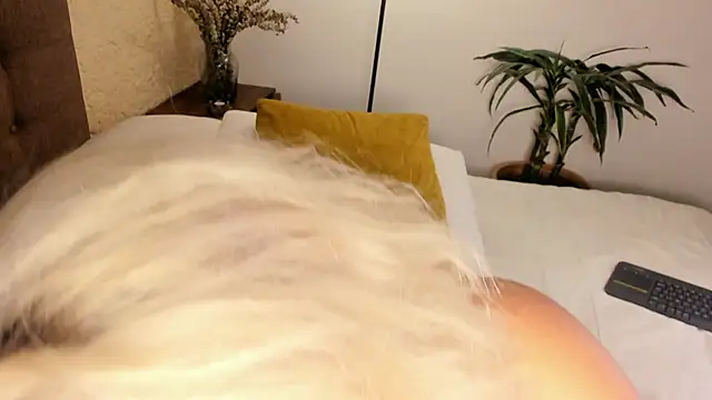 SalomeStorm_'s cam snapshot