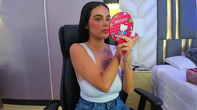 ChloeHarper_ live sex cam