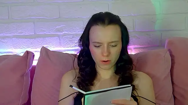 ArinaKubrick's cam snapshot