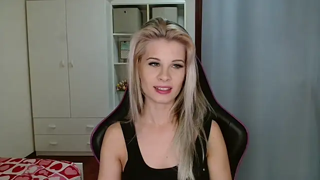 KristineGlow's cam snapshot