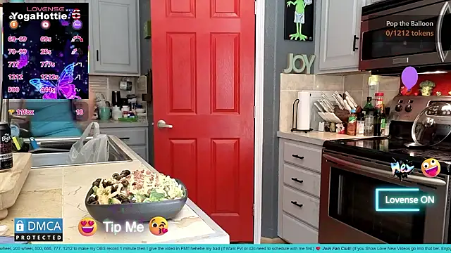 YogaHottie76's cam snapshot