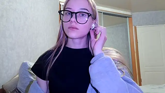 GlidedFill live sex cam