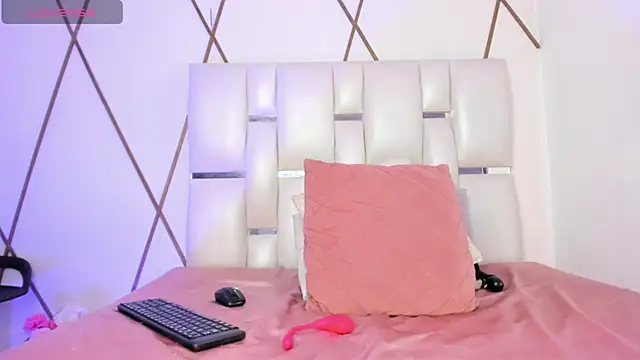 Venuswilds's cam snapshot