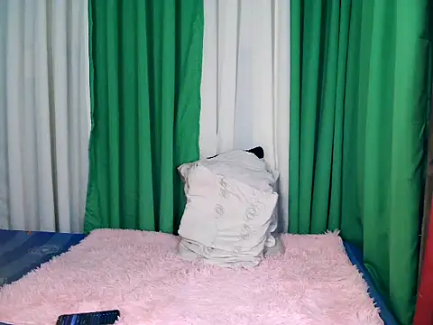 ur_hot_jenelle live sex cam