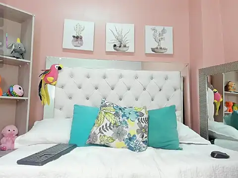 little_lemmons_'s cam snapshot