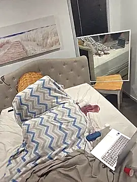 Handsolo_porn's cam snapshot