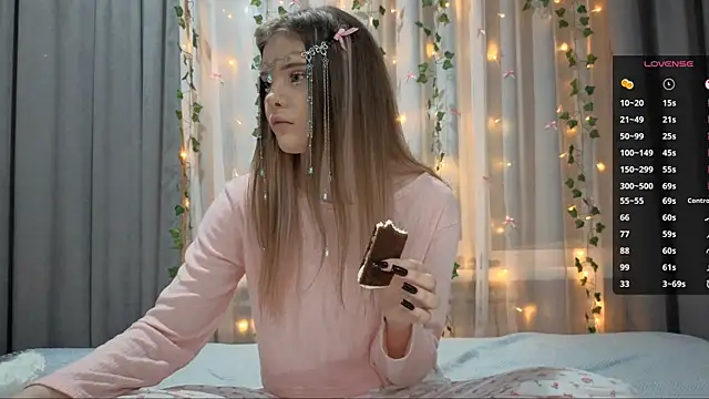 CarolinePepper live sex cam