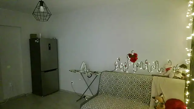 LunaPeony's cam snapshot