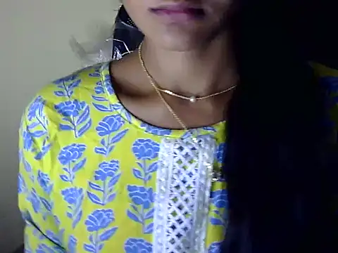 Khushi_v's cam snapshot