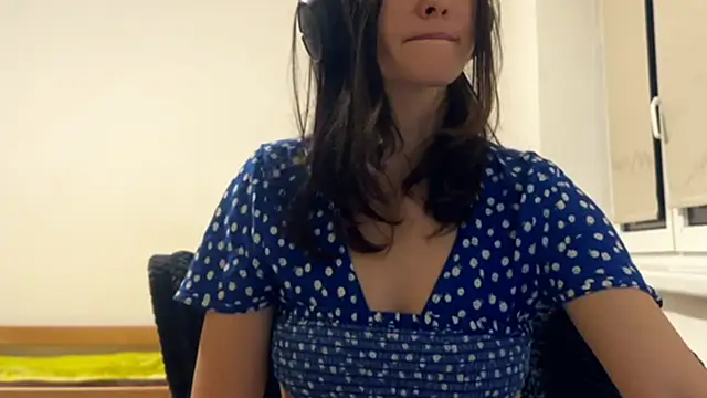 MimiHoey live sex cam