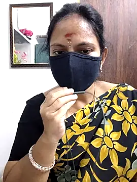 Queen-Neha live sex cam