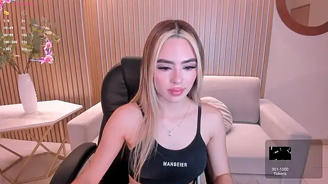 JuanitaClay live sex cam