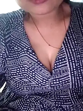 Hot-Pooja25's cam snapshot