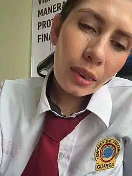 Alysson-- live sex cam