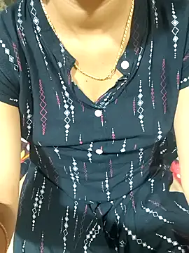 call_me_mouni099's cam snapshot