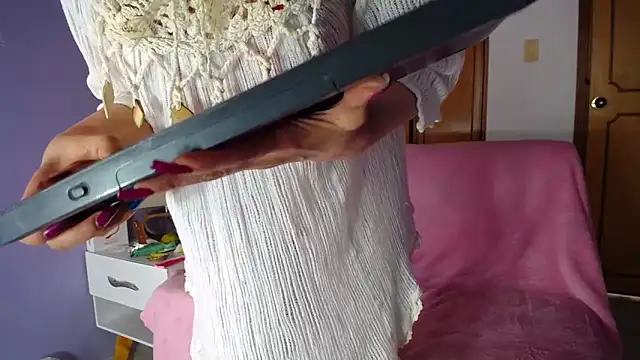 sophia_ny's cam snapshot