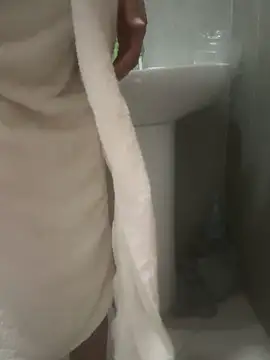 Queen-35's cam snapshot