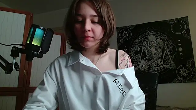 Mysterious_Toy's cam snapshot