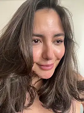 sukhakunis1 live sex cam