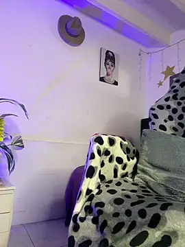 lonely_shewolf live sex cam