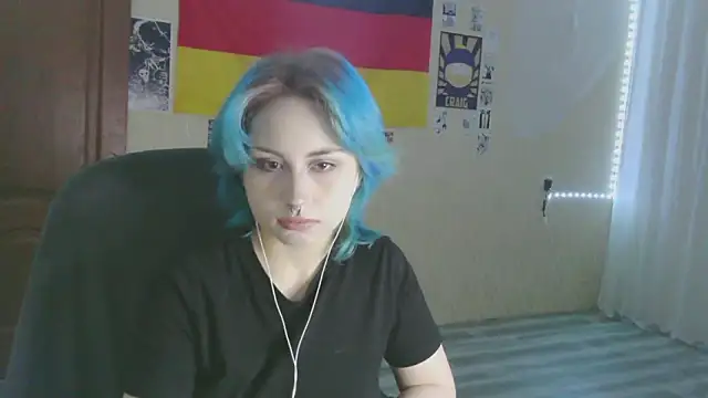 LeisaHopperstad's cam snapshot