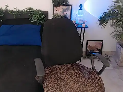 LiaScarlett live sex cam