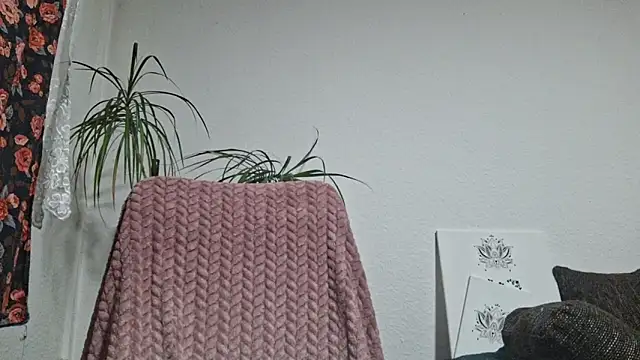 Cyndee_Winter's cam snapshot