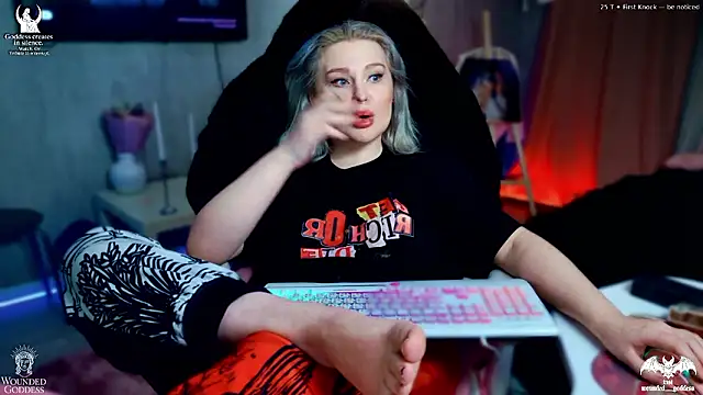 Wounded_Goddess_'s cam snapshot