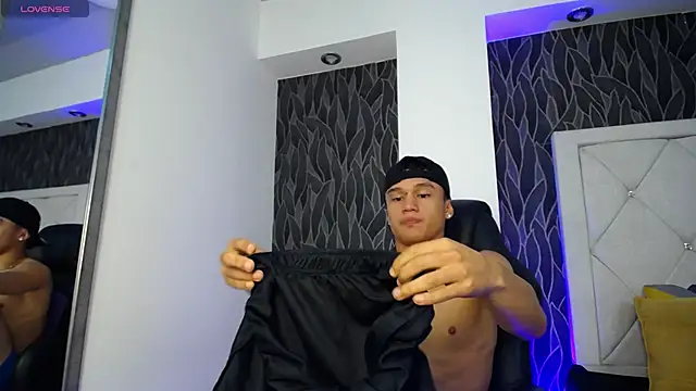 Dominik_Souza live sex cam