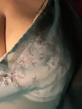 GLaM_GoDdEsS_143 live sex cam