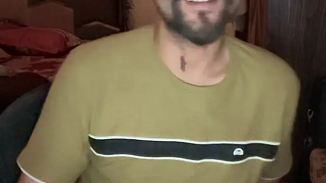 MakeMeAwareAah's cam snapshot