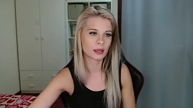 KristineGlow's cam snapshot