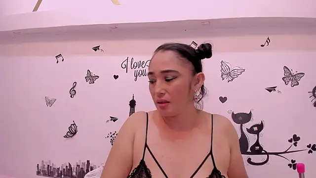 charlotte-11's cam snapshot